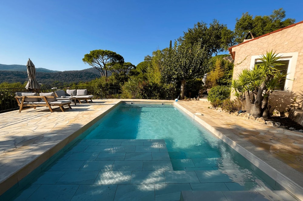 maison-location-grimaud-avec-piscine